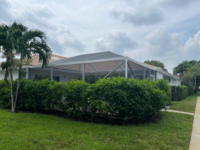 6002 Red Oak Ct in Palm Beach Gardens, FL - Building Photo - Building Photo