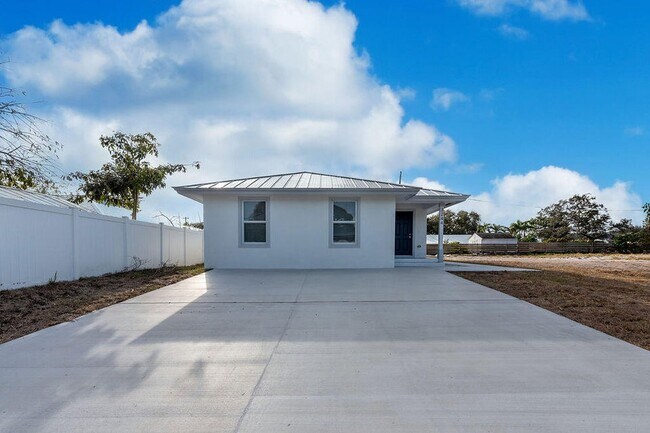 3244 Jefferson St in Stuart, FL - Building Photo - Building Photo