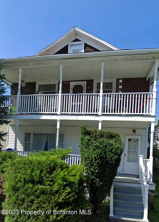 101.5 Girard Ave in Plymouth, PA - Building Photo