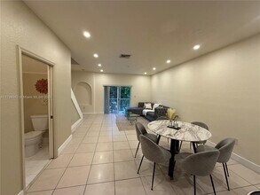 5660 NW 115th Ct in Doral, FL - Building Photo - Building Photo