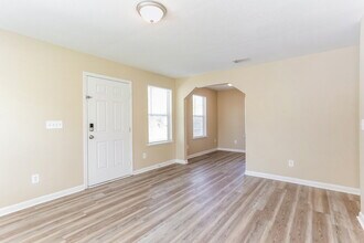 5339 Newcombe Rd in Jacksonville, FL - Building Photo - Building Photo