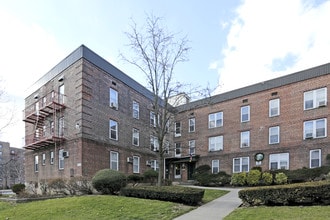 Cunningham Apartments in Jamaica, NY - Foto de edificio - Building Photo