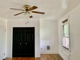 1044 Welfer St, Unit 2 in Pittsburgh, PA - Building Photo