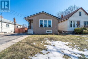 564 Waterloo St in Hamilton, ON - Building Photo