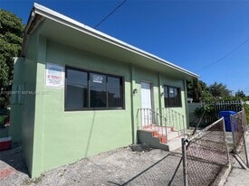 2169 NW Flagler Terrace in Miami, FL - Building Photo