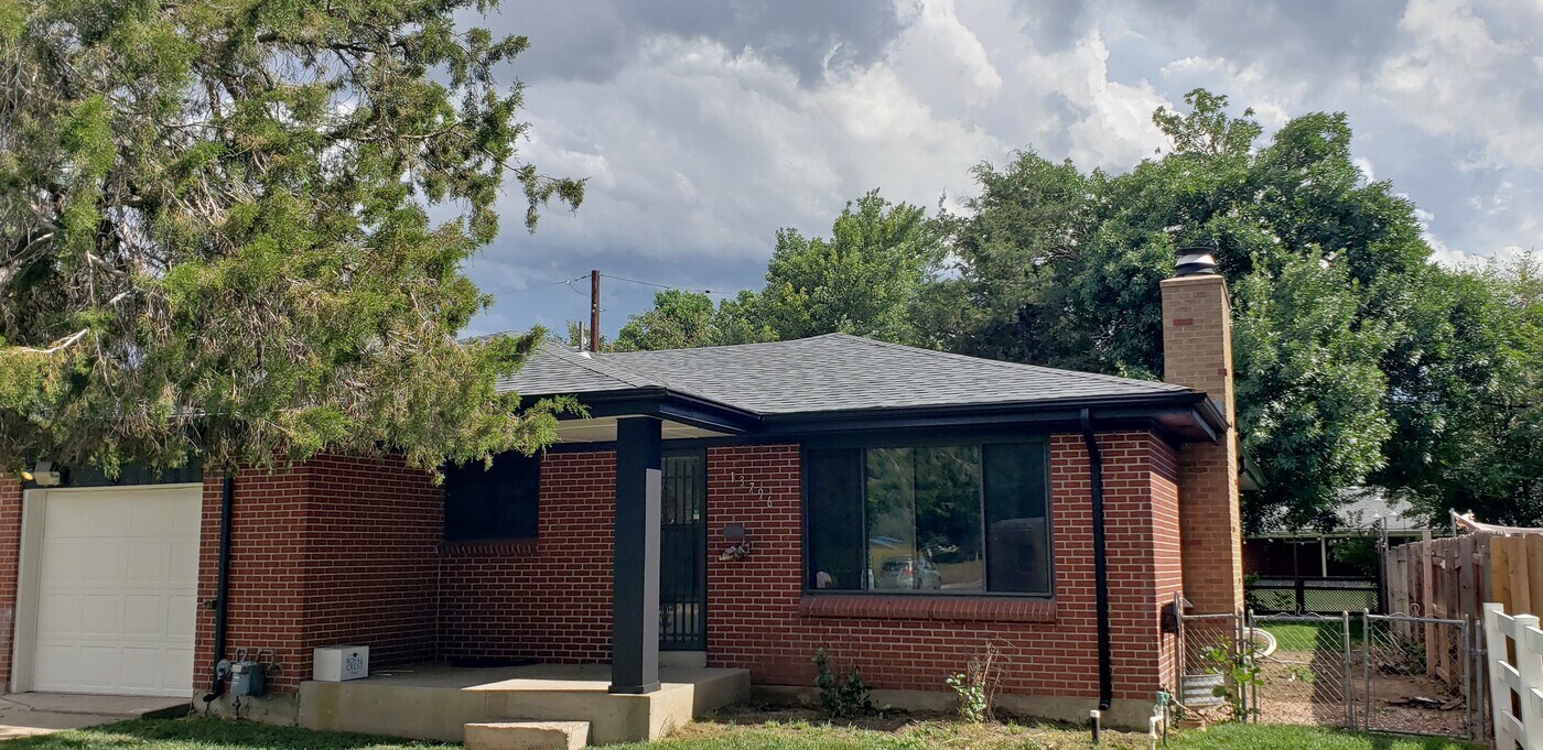 13796 E 25th Ave in Aurora, CO - Building Photo