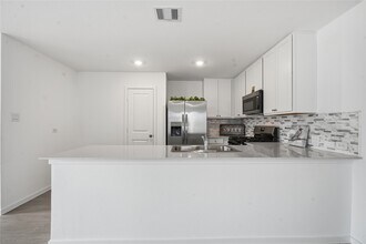 2327 Still Bend Ln in League City, TX - Foto de edificio - Building Photo