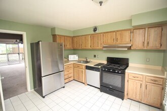 1983 Greenberry Rd in Baltimore, MD - Building Photo - Building Photo