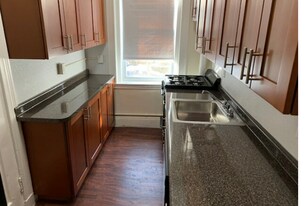 9 Egremont Rd, Unit 4 in Boston, MA - Building Photo