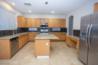 1113 E Hammer Ln in North Las Vegas, NV - Building Photo - Building Photo