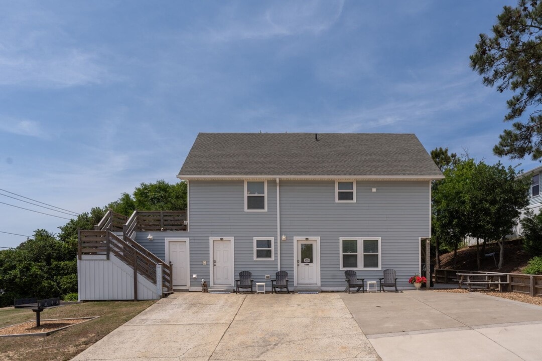 600 W 3rd St in Kill Devil Hills, NC - Building Photo