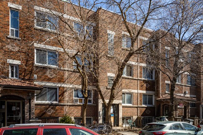 8055 Bloomfield in Montréal, QC - Building Photo - Building Photo