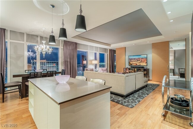 3750 S Las Vegas Blvd in Las Vegas, NV - Building Photo - Building Photo
