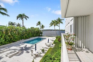 2860 S Ocean Blvd, Unit 208 in Palm Beach, FL - Building Photo