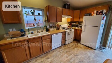 254 NE Breezy Way in Albany, OR - Building Photo - Building Photo