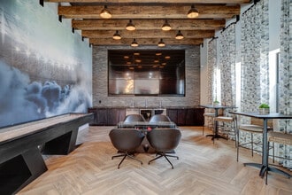 The Laurel Apartments in Chandler, AZ - Building Photo - Interior Photo