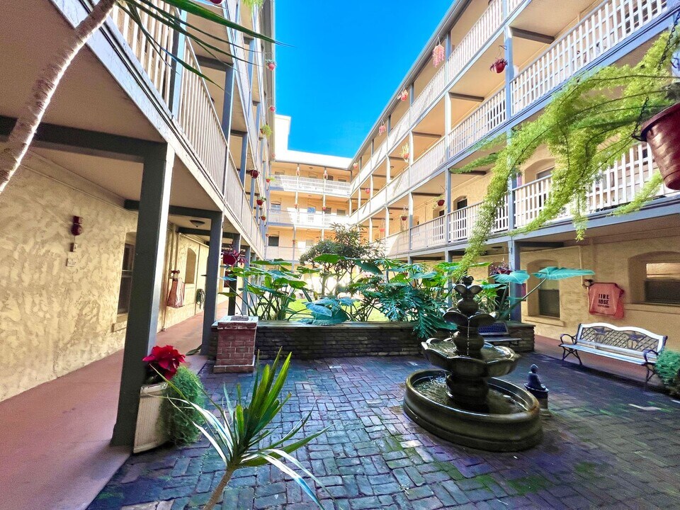 800 Pacific Ave in Long Beach, CA - Building Photo