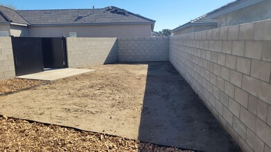 5005 Poppyseed St in Bakersfield, CA - Building Photo - Building Photo
