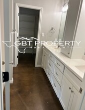 385 E Burleson Ave in Mart, TX - Building Photo - Building Photo