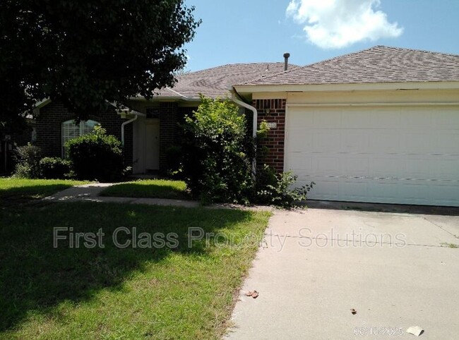 2208 SW 138th St in Oklahoma City, OK - Building Photo - Building Photo