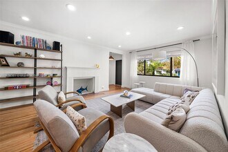 670 NE 73rd St in Miami, FL - Building Photo - Building Photo