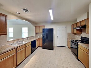 8622 Doskocil Dr in Houston, TX - Building Photo - Building Photo