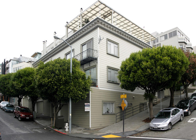 480-490 Vallejo St in San Francisco, CA - Building Photo - Building Photo