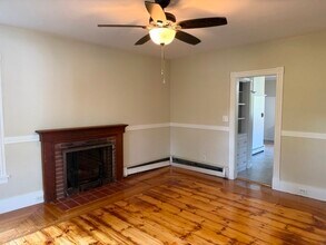 666 Pleasant St in Leicester, MA - Building Photo - Building Photo