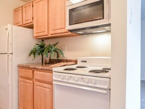 Applegate in Frederick, MD - Building Photo - Building Photo