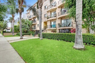 Wilcox Luxury Apartments in Los Angeles, CA - Building Photo - Building Photo