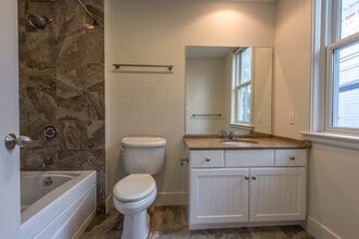 90 2nd St, Unit LF201 in Cambridge, MA - Foto de edificio - Building Photo