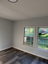 104 Middle St in Laurens, SC - Building Photo - Building Photo
