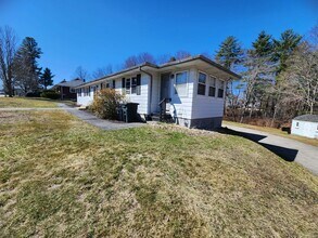 63 W High St in Somersworth, NH - Building Photo - Building Photo