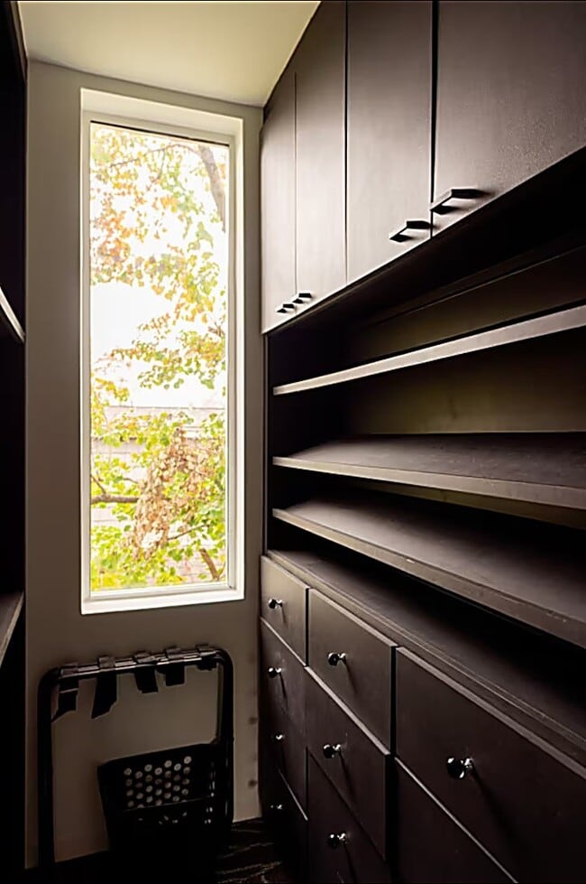 property at 4904 S Shepherd Dr