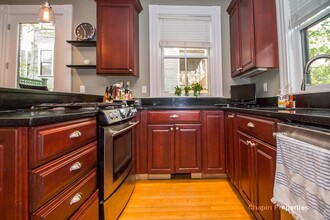 158 Cypress St, Unit T in Brookline, MA - Building Photo - Building Photo