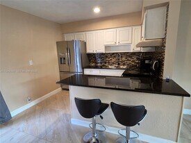 6270 NW 14th St in Sunrise, FL - Building Photo