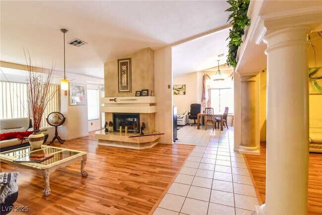 property at 2815 Via Bel Mondo St