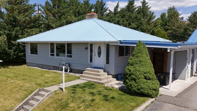 property at 800 10th St NE