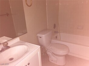 1209 N Buffalo Dr in Las Vegas, NV - Building Photo - Building Photo