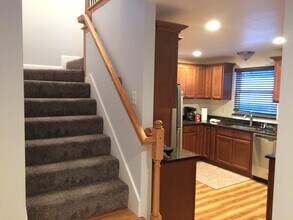 1002 Myron Ct in Ann Arbor, MI - Foto de edificio - Building Photo