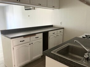 17200 Newhope St in Fountain Valley, CA - Building Photo - Building Photo