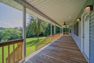 502 Old Dandridge Pike in Strawberry Plains, TN - Building Photo - Building Photo