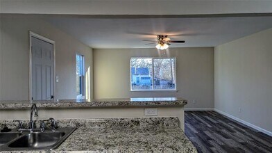 2826 Encino Dr in Dallas, TX - Building Photo - Building Photo