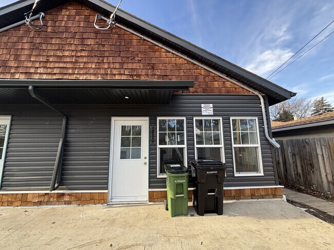 12037-12059 59 St NW in Edmonton, AB - Building Photo - Building Photo