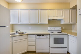 2196 Regency Dr in East Lansing, MI - Building Photo - Building Photo