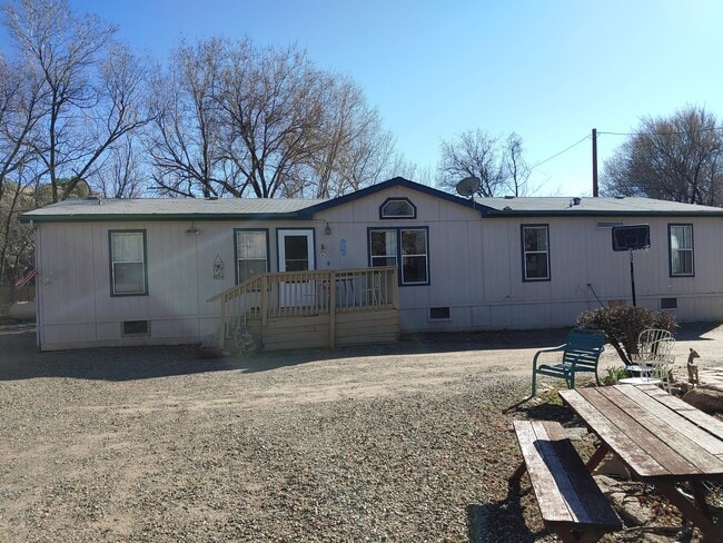 property at 2815 E Granite Gardens Dr