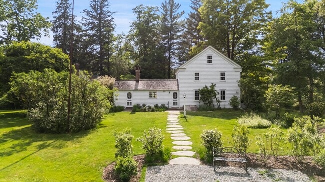 701 Guard Hill Rd in Bedford, NY - Building Photo - Building Photo