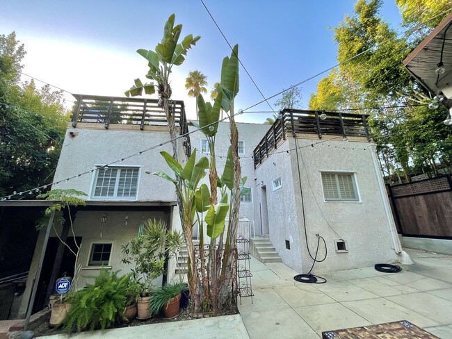 1134 Cory Ave in Los Angeles, CA - Foto de edificio - Building Photo
