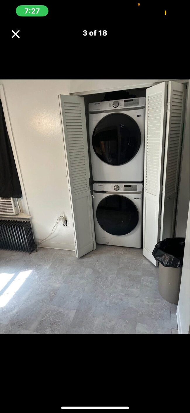 46 N Main St, Unit 1 Porch level in Plymouth, CT - Foto de edificio - Building Photo