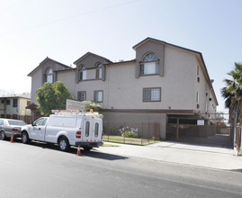 El Corazon Apartments in North Hollywood, CA - Building Photo - Building Photo